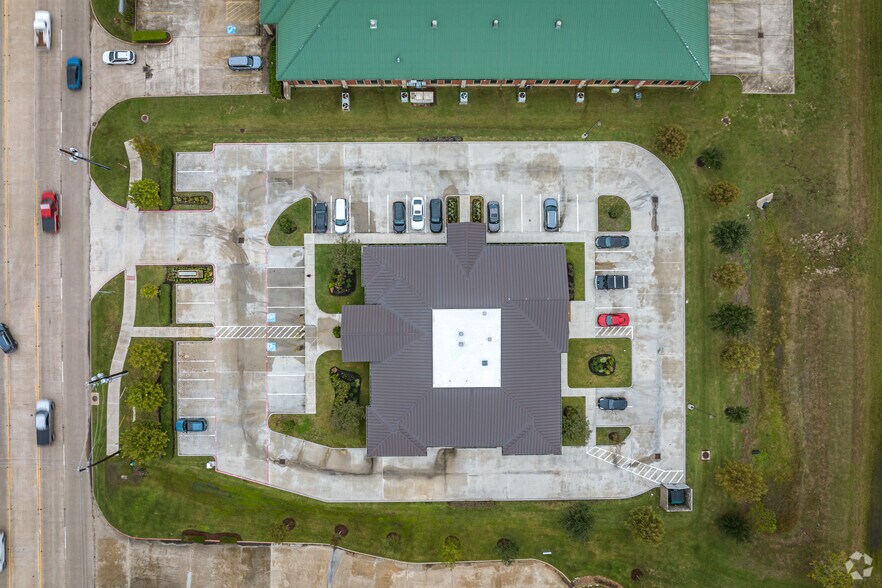 More Photos Of 1416 E Broadway St, Pearland Office For Lease