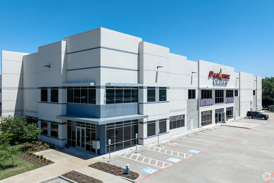 Primary Photo Of 21420 Northwest Fwy, Cypress Distribution For Lease