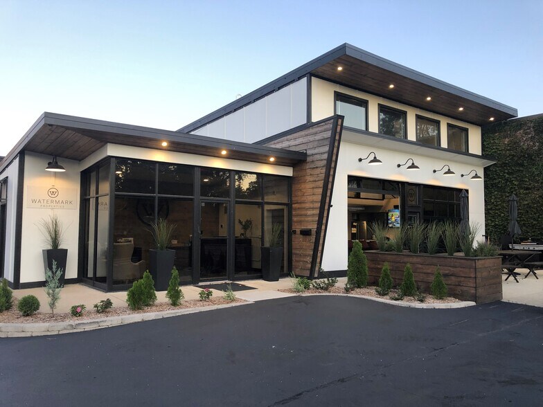 More Photos Of 206 N Main St, Wheaton Storefront Retail Office For Sale