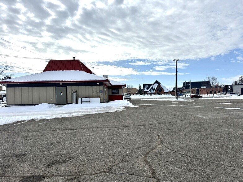 More Photos Of 109 1st St E, Park Rapids Storefront For Sale