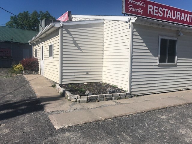More Photos Of 2667 Erie Dr, Weedsport Restaurant For Sale