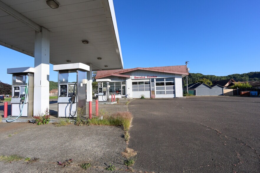 More Photos Of 2118 Winchester Ave, Reedsport Convenience Store For Sale