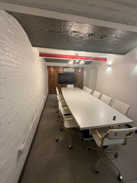 More Photos Of 65 S 11th St, Brooklyn Office For Lease