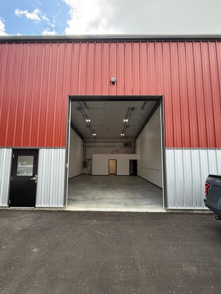 More Photos Of 20 Birch Lane, Arundel Industrial For Sale