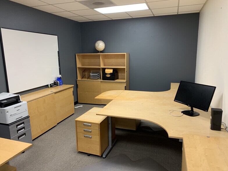 More Photos Of 2570 W 237th St, Torrance Manufacturing For Lease