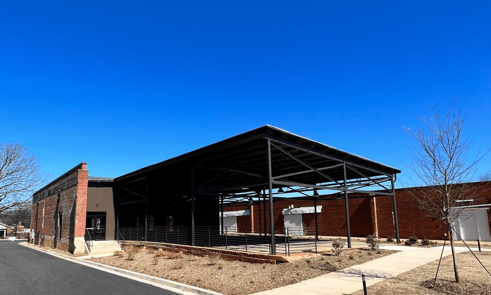 More Photos Of 1 E Main St, Greenville Unknown For Lease