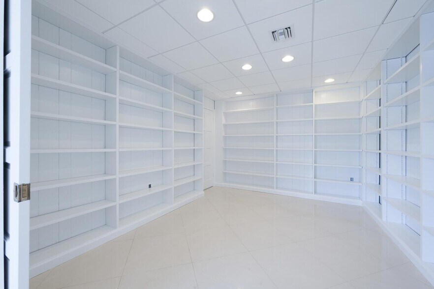 More Photos Of 721 Us Highway 1, North Palm Beach Office For Sale