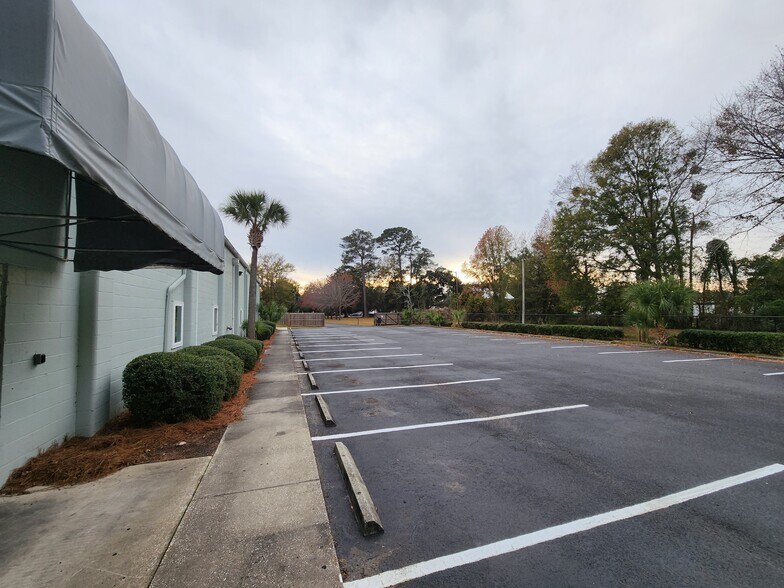 More Photos Of 2704 Highmarket St, Georgetown Freestanding For Sale