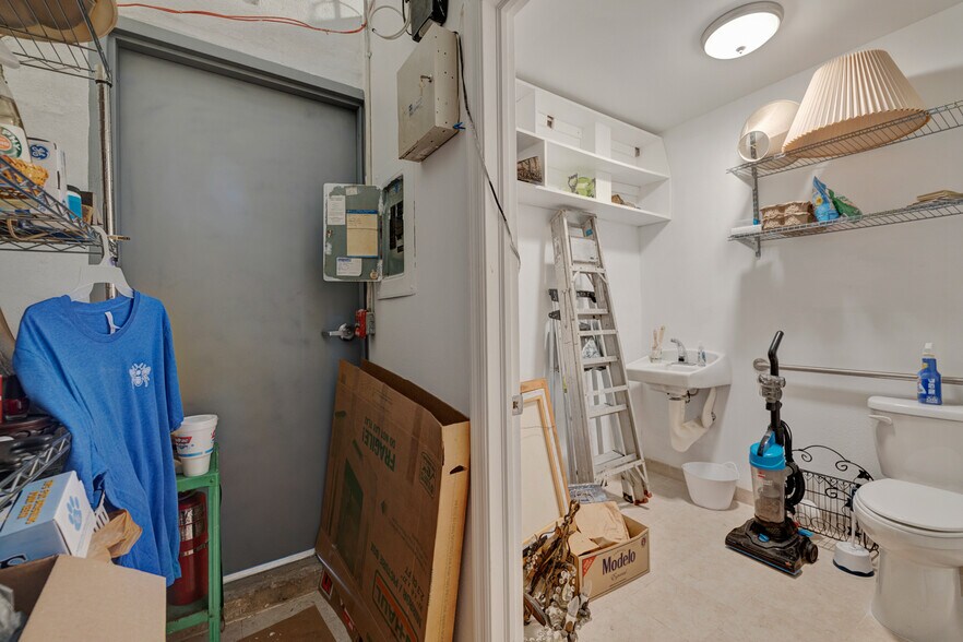 More Photos Of 2531 Central Ave, Saint Petersburg Restaurant For Lease