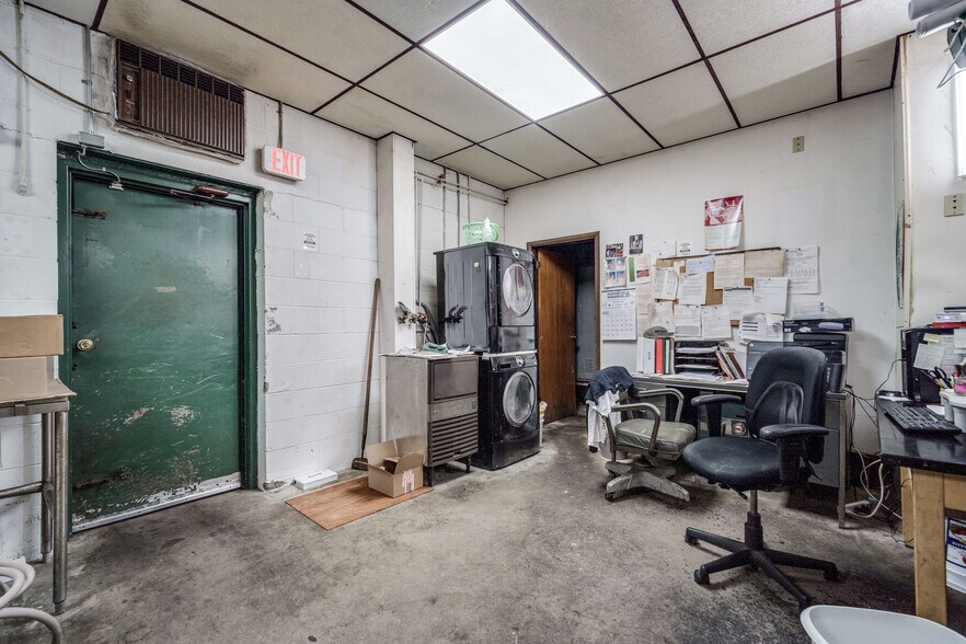 More Photos Of 988-994 Main St, Springfield Storefront Retail Residential For Sale