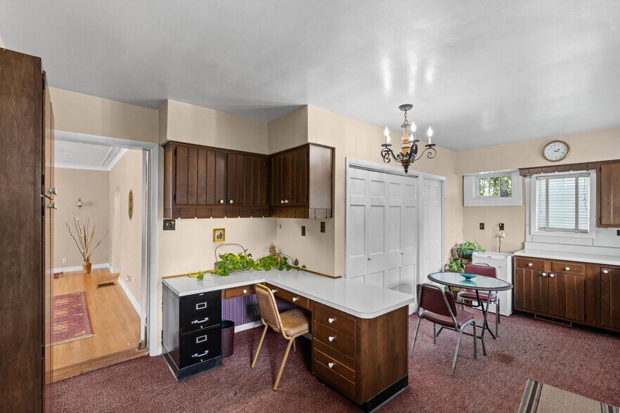 More Photos Of 120 W Main St, Wilmington Flex For Sale