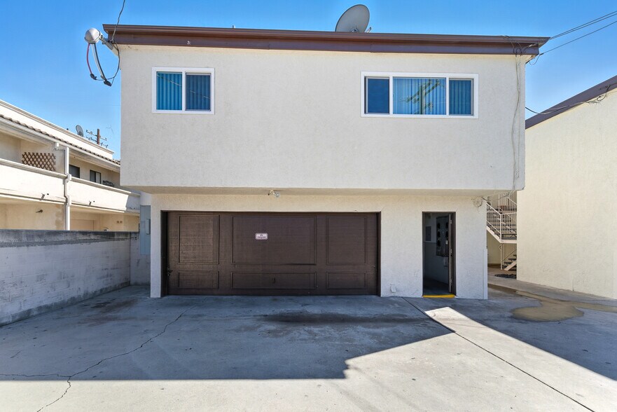 More Photos Of 12143 Downey Ave, Downey Apartments For Sale