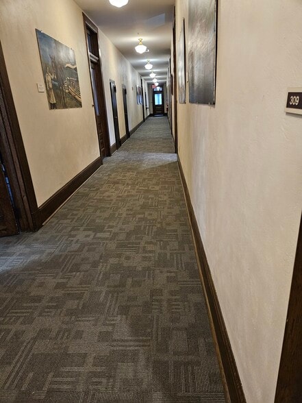 More Photos Of 17 Howard St, Cumberland Office For Lease