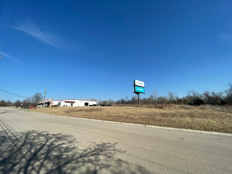 More Photos Of Commerce, Middletown Land For Sale