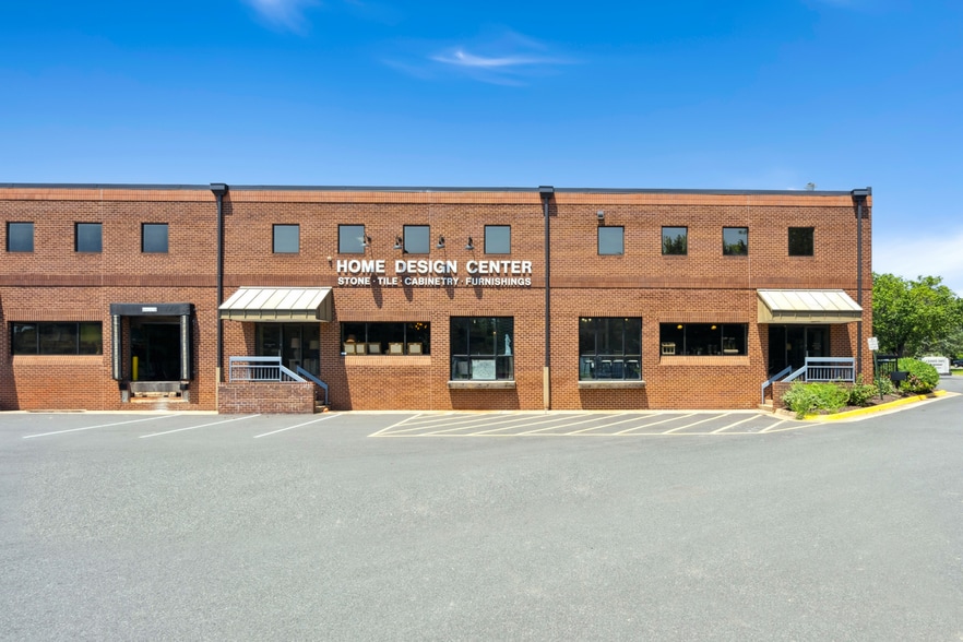 More Photos Of 7000 Newington Rd, Lorton Unknown For Lease