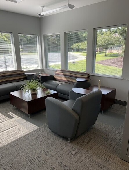 More Photos Of 5760 Nimtz Pky, South Bend Office For Sale