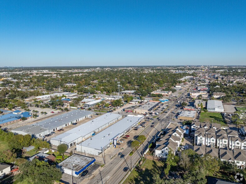 More Photos Of 8700 Long Point Rd, Houston Unknown For Lease