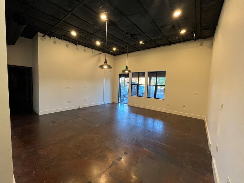 More Photos Of 11400 Donner Pass Rd, Truckee Storefront Retail Office For Lease