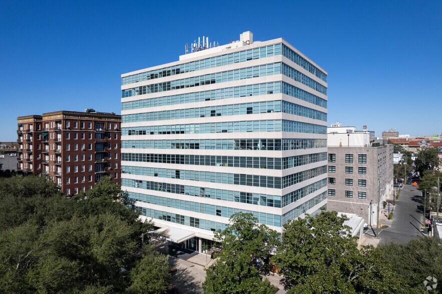 Primary Photo Of 102 E Liberty St, Savannah Apartments For Lease