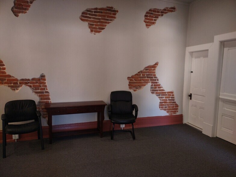 More Photos Of 8 Court St, Jackson Office For Lease