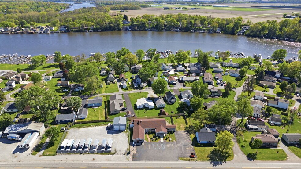 More Photos Of 12150 N US Highway 421, Monticello General Retail For Sale