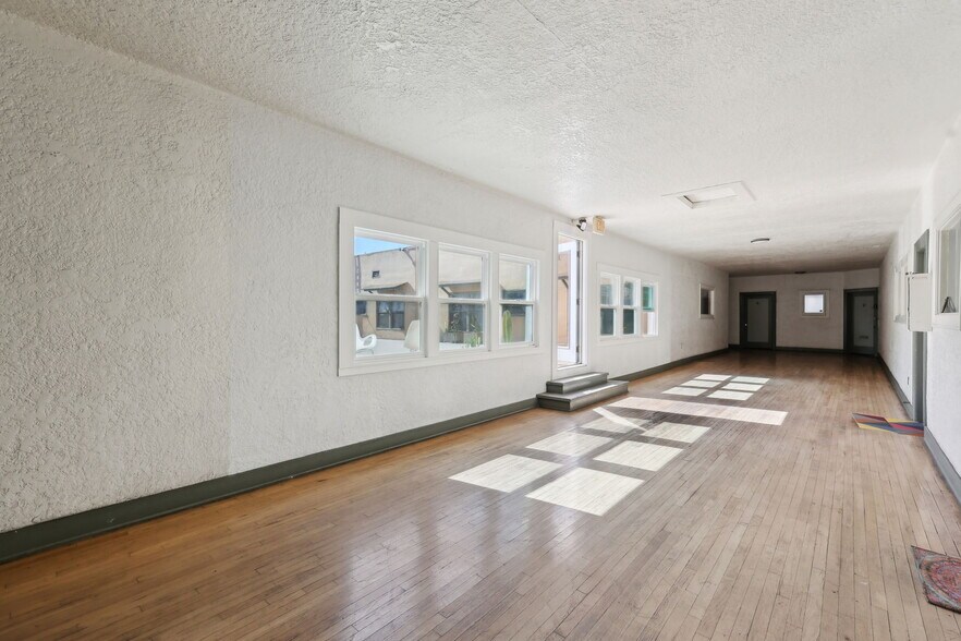 More Photos Of 2525-2543 University Ave, San Diego Apartments For Lease