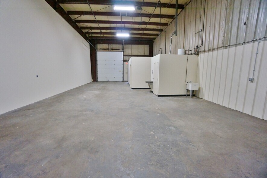 1384813876 Dawson Beach Rd, Woodbridge, VA 22191 Industrial For