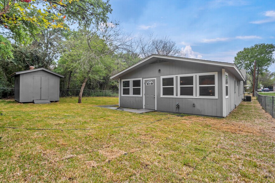 More Photos Of 601 Spring St, Round Rock Office Residential For Lease