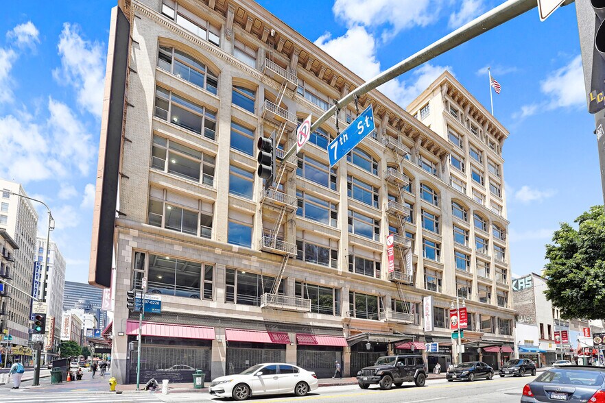 More Photos Of 309 W 7th St, Los Angeles Loft Creative Space For Lease
