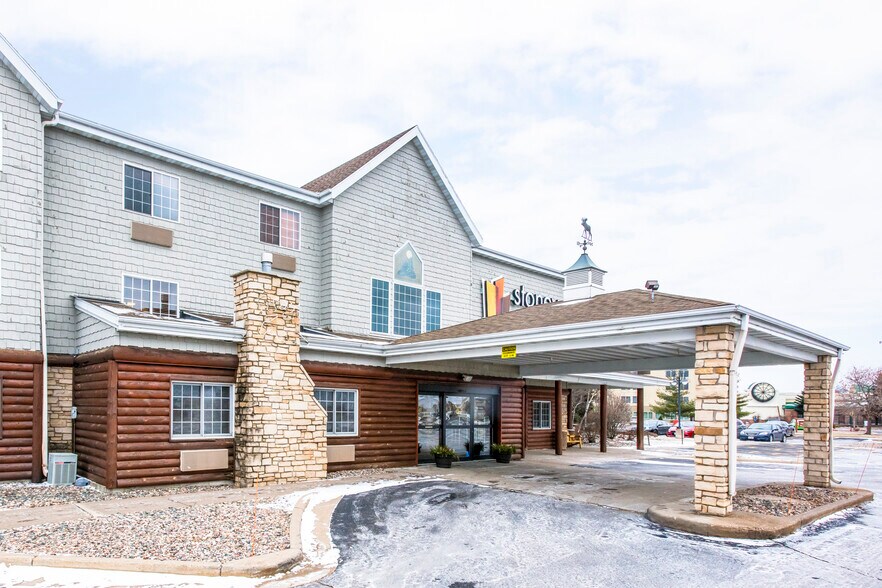 More Photos Of 1100 Imperial Ave, Rothschild Hotel For Sale