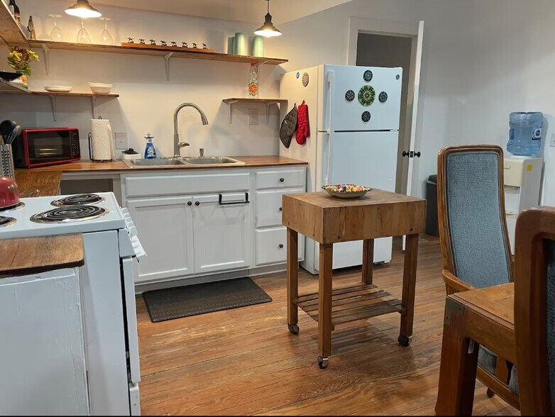 More Photos Of 1241 Post Oak Point Rd, New Ulm Specialty For Sale