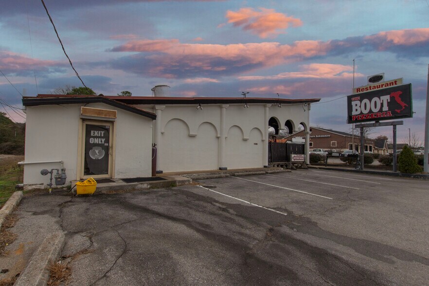 More Photos Of 11505 S Memorial Pky, Huntsville Storefront For Lease