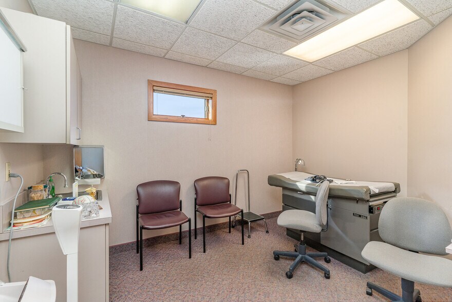 More Photos Of 3588 Center Ave, Essexville Medical For Sale