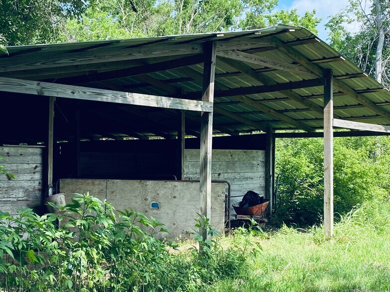 More Photos Of 1717 Caroline, Dickinson Land For Sale