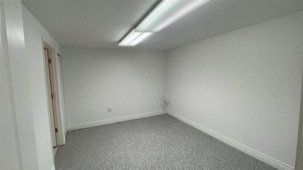 More Photos Of 5220 NW 72nd Ave, Miami Warehouse For Lease