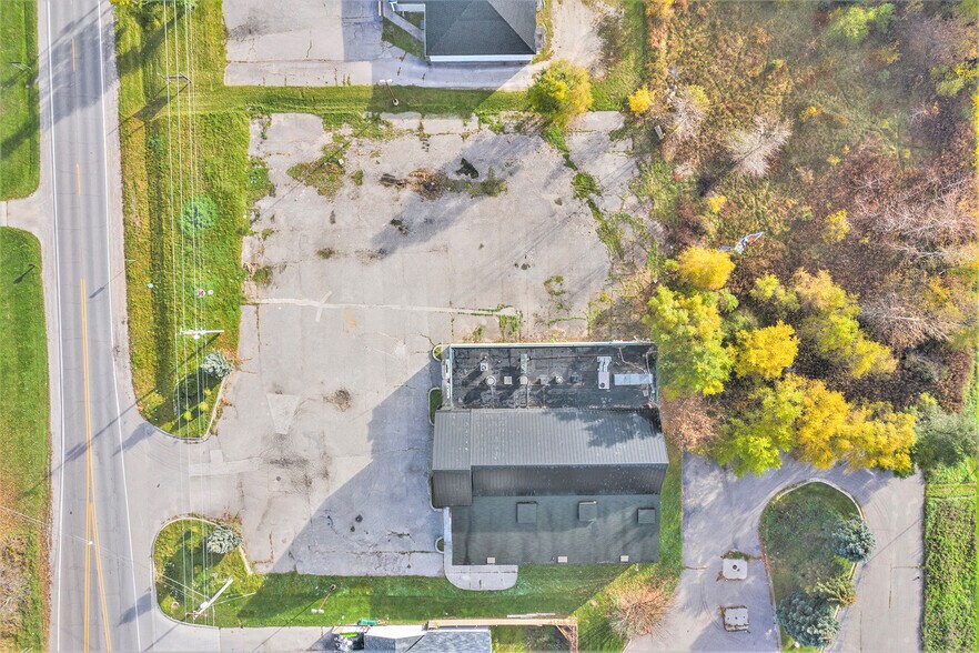 More Photos Of 5030 Coldwater Rd, Flint Freestanding For Lease