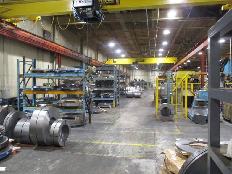 More Photos Of 2800 Estes St, Norton Shores Manufacturing For Sale