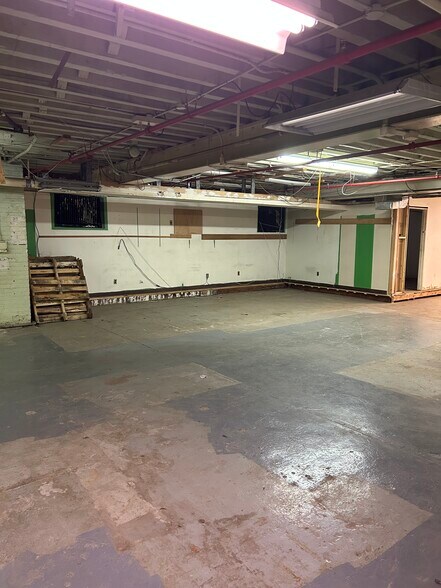 More Photos Of 6924 49th Ave, Woodside Medical For Lease