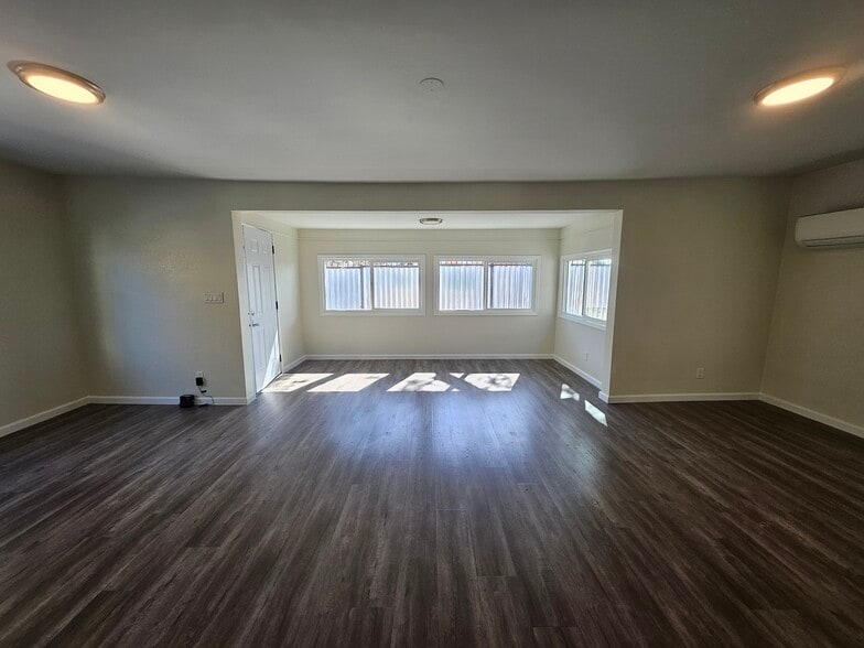 More Photos Of 2815 Southwest Dr, Los Angeles Industrial For Sale