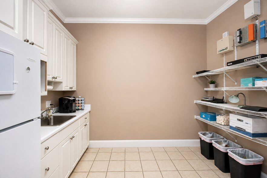 More Photos Of 3535 Roswell Rd, Marietta Office Residential For Lease