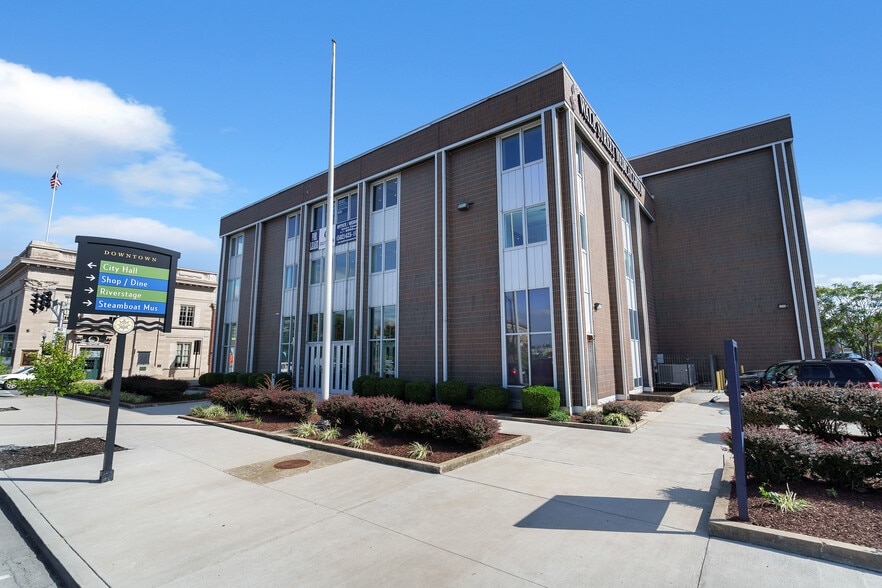 More Photos Of 443 Spring St, Jeffersonville Office For Lease