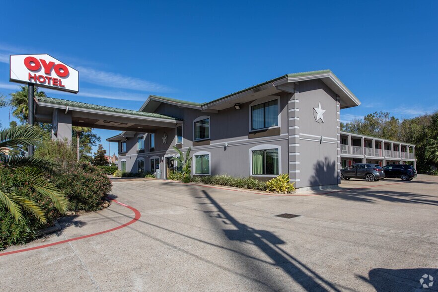 More Photos Of 19565 Interstate 45 S, Shenandoah Hotel For Sale