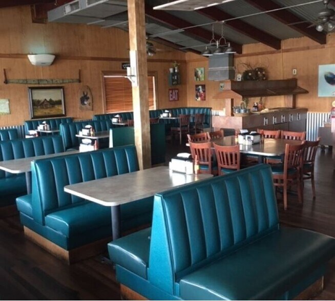 More Photos Of 4711 Highway 65 S, Pine Bluff Convenience Store For Sale