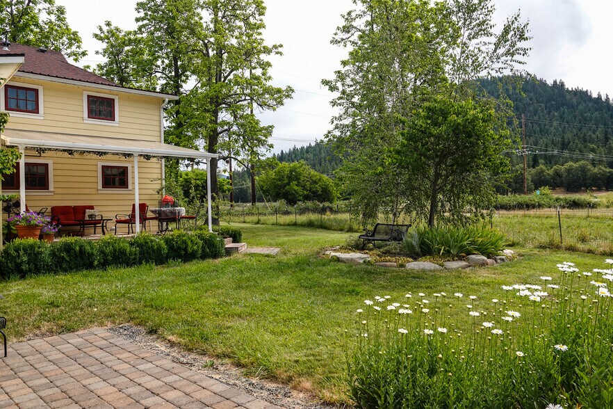 More Photos Of 44510 State 96 Hwy, Seiad Valley Land For Sale