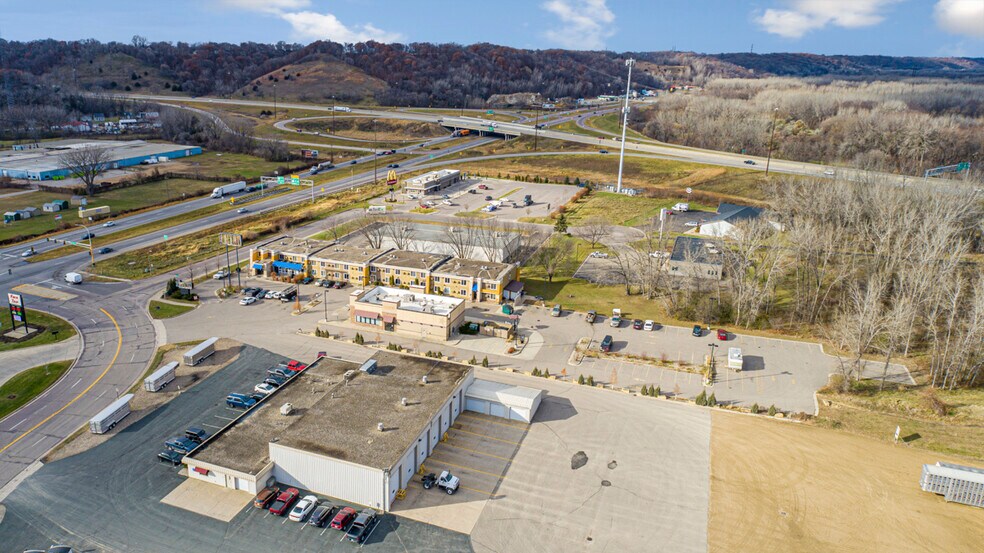More Photos Of 101 W Lind St, Mankato Fast Food For Sale