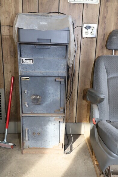 More Photos Of 229 Canal St, Brattleboro Auto Salvage Facility For Sale