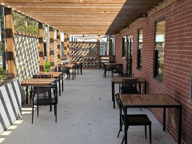 More Photos Of 2132 W Main St, Tampa Office For Sale