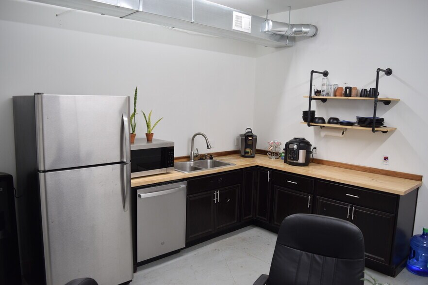 More Photos Of 2650-2654 S Broadway, Denver Storefront For Lease