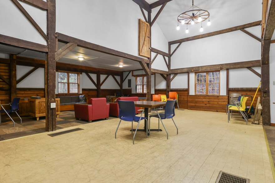 More Photos Of 5734 Durbin Rd, Bellville Specialty For Sale