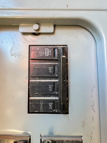 More Photos Of 1106 W Main St, Olney Auto Repair For Sale